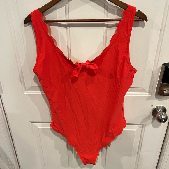 J crew scalloped one-piece swimsuit with bow Orange - Picture 3 of 8